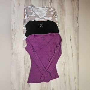 3pc Long Sleeve V Neck Top Bundle Women's  XS Old Navy SO Purple Black Camo